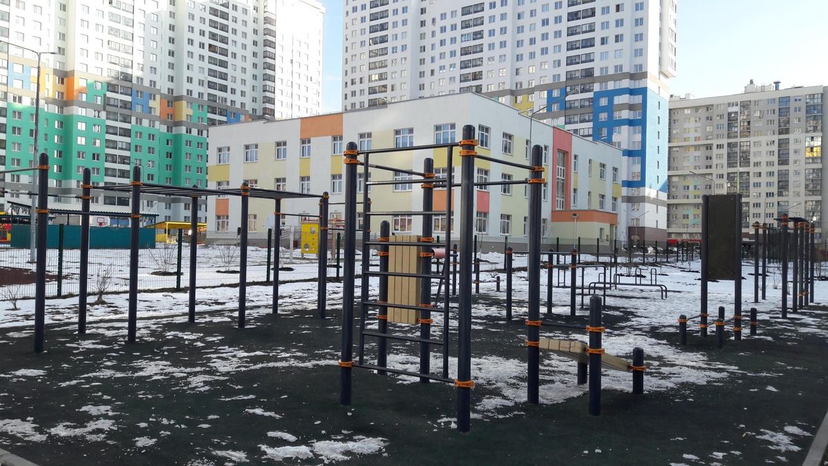 Calisthenics park in Детский сад № 119, улица Павла Шаманова, Аксиома, Академический район, Екатеринбург, городской округ Екатеринбург, Свердловская область, Уральский федеральный округ, 620105, Россия