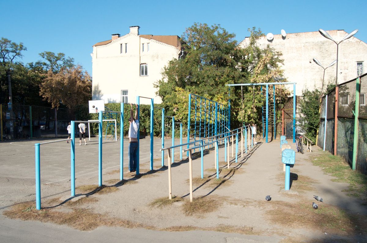 Outdoor Gym - Kyiv - Kyiv - Aire de Fitness - Ощадбанк - Ukraine - Spot