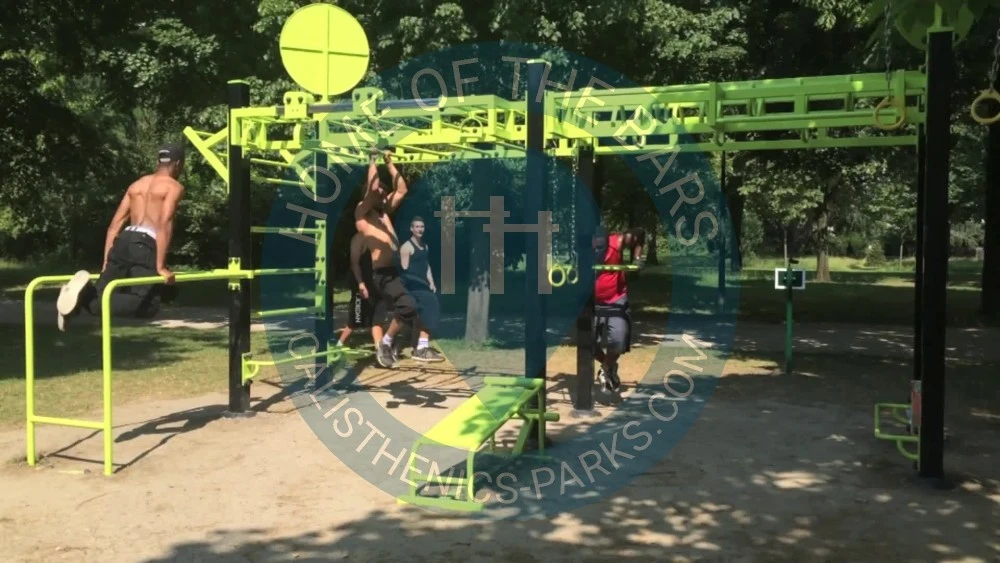 Calisthenics park in Tennis Club Gennevillois, Rue Charles Lacoste, Le Village, Gennevilliers, Arrondissement de Nanterre, Hauts-de-Seine, Île-de-France, France métropolitaine, 92230, France