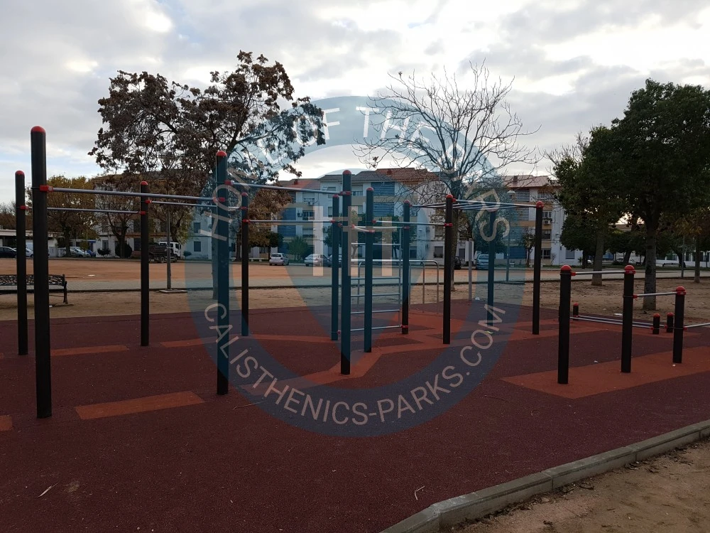 Calisthenics park in Talleres Calderón de la Barca, Calle Virgen de la Estrella, Barrio Fuensanta, Distrito Sureste, Córdoba, Andalucía, 14010, España