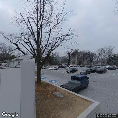 Seoul - Outdoor Fitness Gym - Namsangongwongil - South Korea - Spot