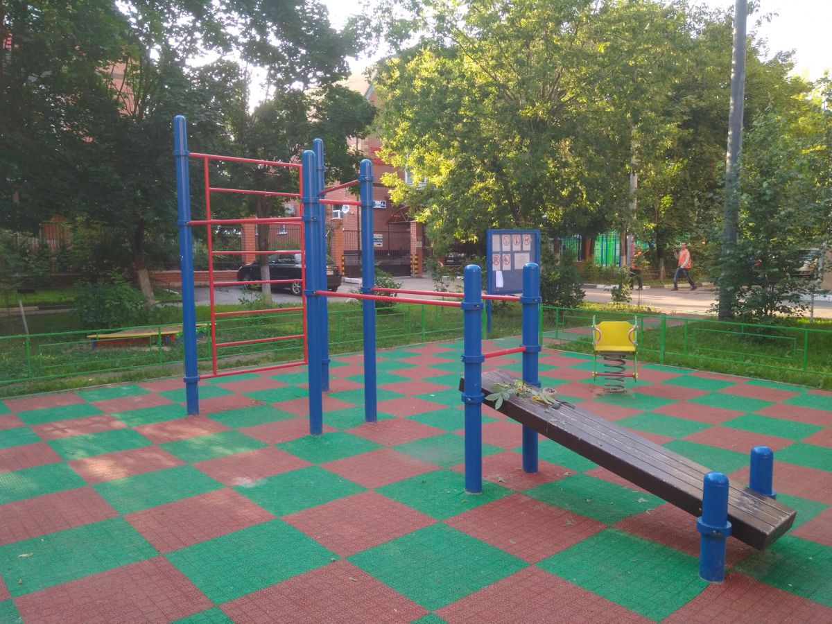 Calisthenics park in 8, Западная улица, Климовск, Подольск, городской округ Подольск, Московская область, Центральный федеральный округ, 142100, Россия