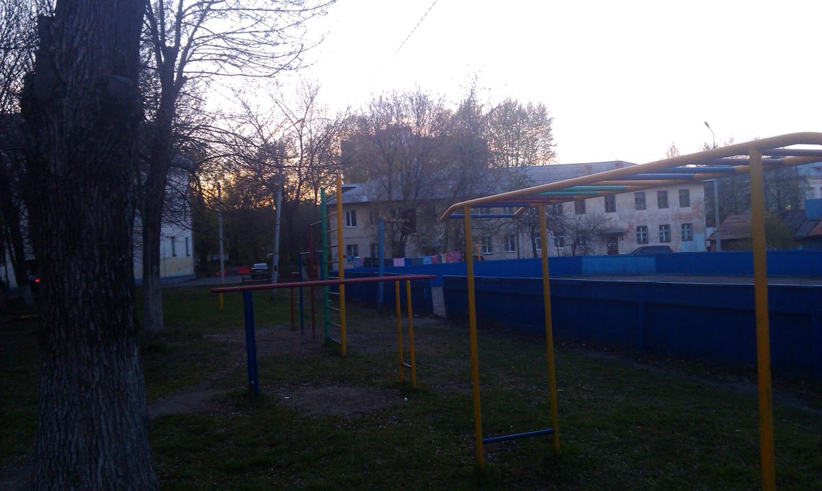 Outdoor Gym - Vladimir - Vladimir - Street Workout Park - Студия Ильи Раева 20 - Russia - Spot