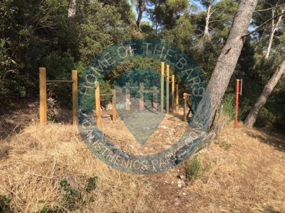 Calisthenics park in Baia Calenella, Strada Provinciale, Vico del Gargano, Foggia, Puglia, 71018, Italia
