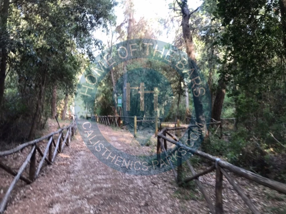 Calisthenics park in Baia Calenella, Strada Provinciale, Vico del Gargano, Foggia, Puglia, 71018, Italia