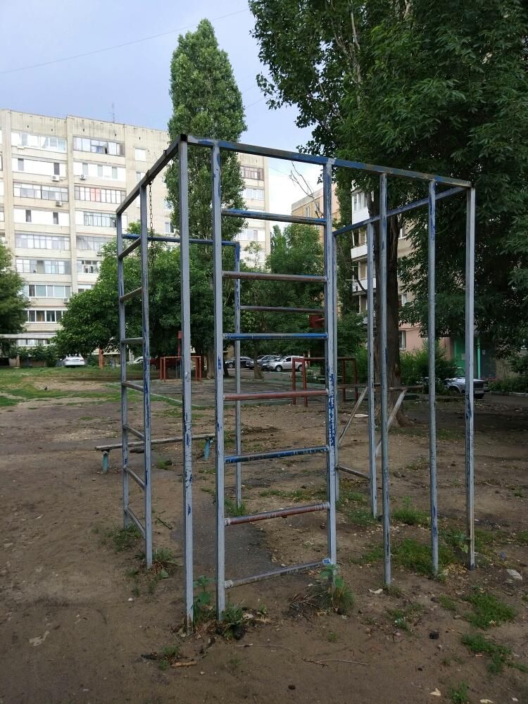 Outdoor Gym - Saratov - Saratov - Calisthenics Park - Весенняя 3 - Russia - Spot