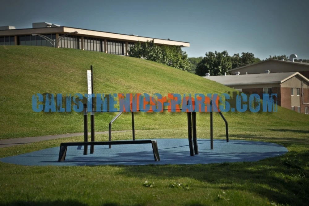 Québec - Calisthenics Park – Parc Henri-Casault - Canada - Spot