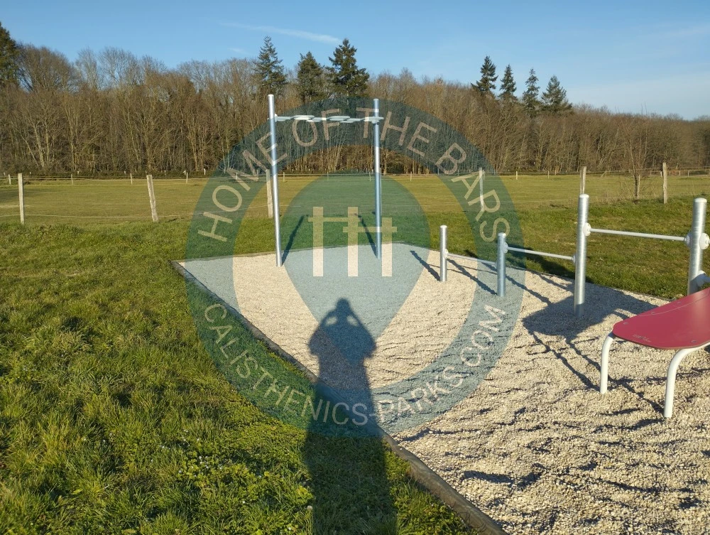 Outdoor Gym - La Chapelle-du-Bois-des-Faulx - Street Workout La Chappelle du Bois des Faucl - France - Spot
