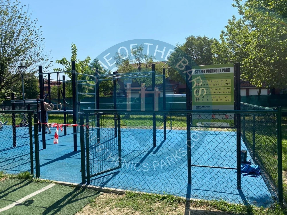 Calisthenics park in Polivalente 87 e Gino Pini, Viale Pio La Torre, Rotonda, Buon Pastore-Sant'Agnese-San Damaso, Vaciglio, Modena, Emilia-Romagna, 41126, Italia