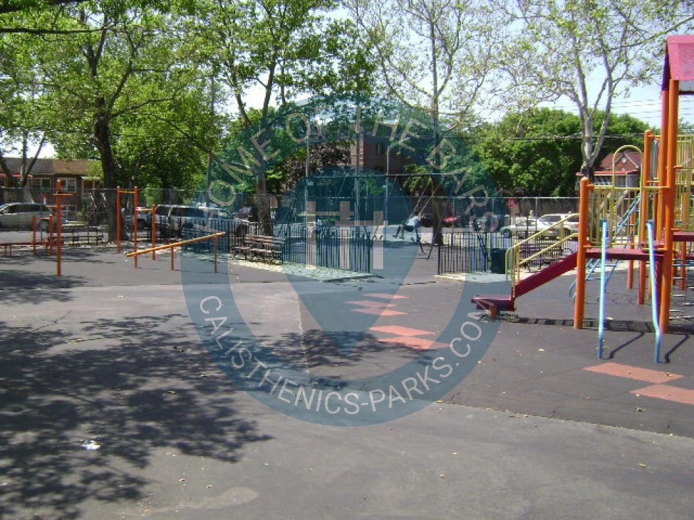 New York City - Outdoor Exercise Stations - Harry Maze Playground - United States - Spot