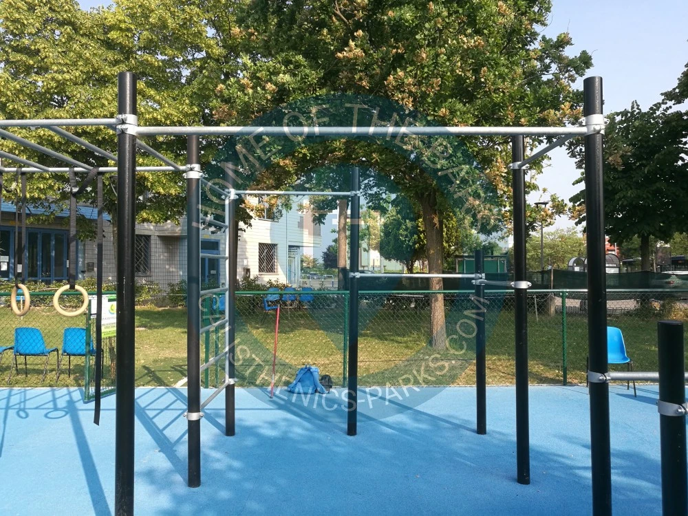 Calisthenics park in Polivalente 87 e Gino Pini, Viale Pio La Torre, Rotonda, Buon Pastore-Sant'Agnese-San Damaso, Vaciglio, Modena, Emilia-Romagna, 41126, Italia