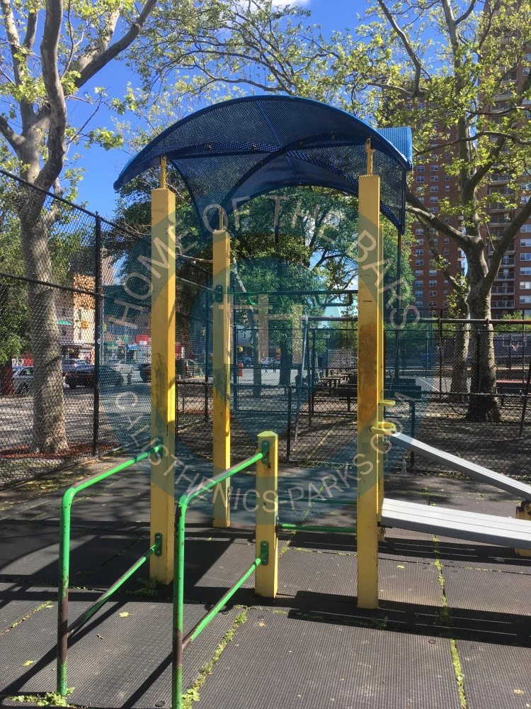 Calisthenics park in 680, Malcolm X Boulevard, Harlem, Manhattan, New York County, City of New York, New York, 10037, United States