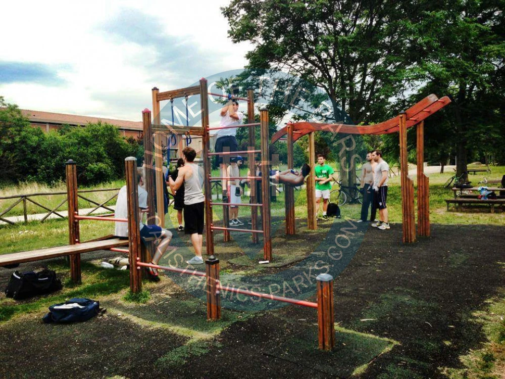 Bologna - Outdoor Fitness Equipment - Via Nicolò Dell'Abate - Italy - Spot