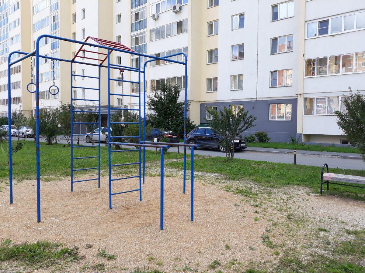 Outdoor Gym - Verkhnyaya Pyshma - Verkhnyaya Pyshma - Calisthenics Park - Уральских Рабочих 44д - Russia - Spot
