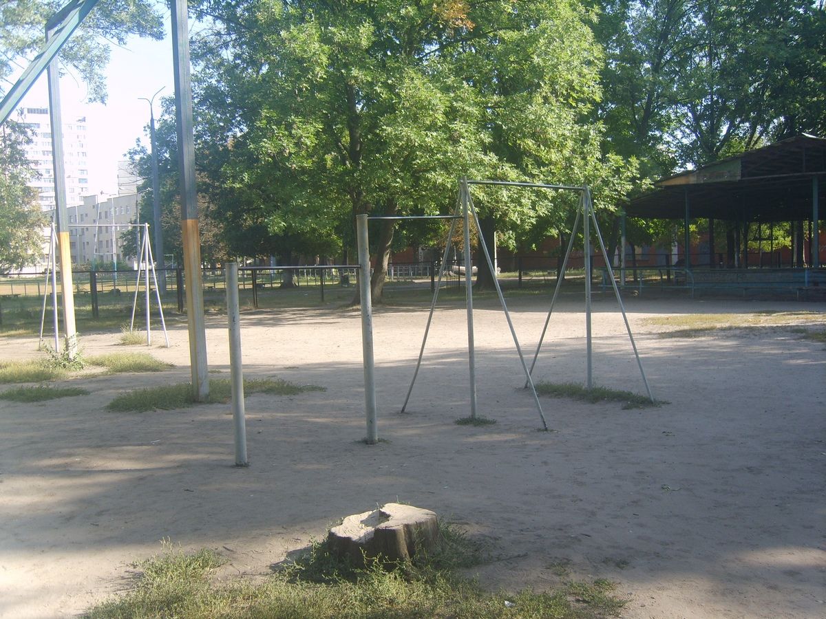 Outdoor Gym - Kharkiv - Kharkiv - Aire de Fitness - Стадіон «ХТЗ» - Ukraine - Spot