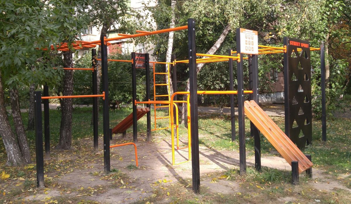 Outdoor Gym - Kyiv - Kyiv - Street Workout Park - Державна Фіскальна Служба Соломенка - Ukraine - Spot