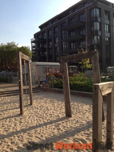 Dusseldorf - Playground Quartis Les Halles - Berty-Albrecht Park - Germany - Spot