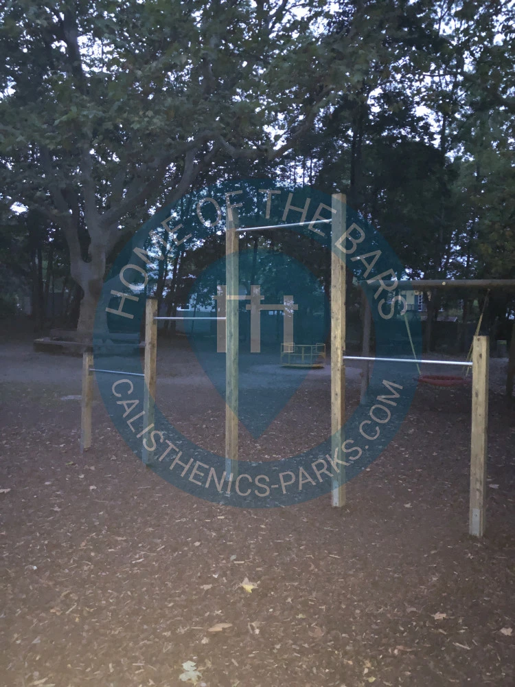 Public Pull Up Bars - Liesing - Outdoor Gym Oelzeltpark - Austria - Spot