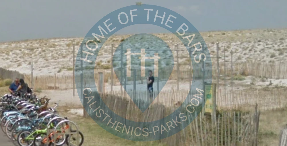 Calisthenics park in Maison de la Glisse, Rue de la Liberté, Lacanau-Océan, Lacanau, Lesparre-Médoc, Gironde, Nouvelle-Aquitaine, France métropolitaine, 33680, France