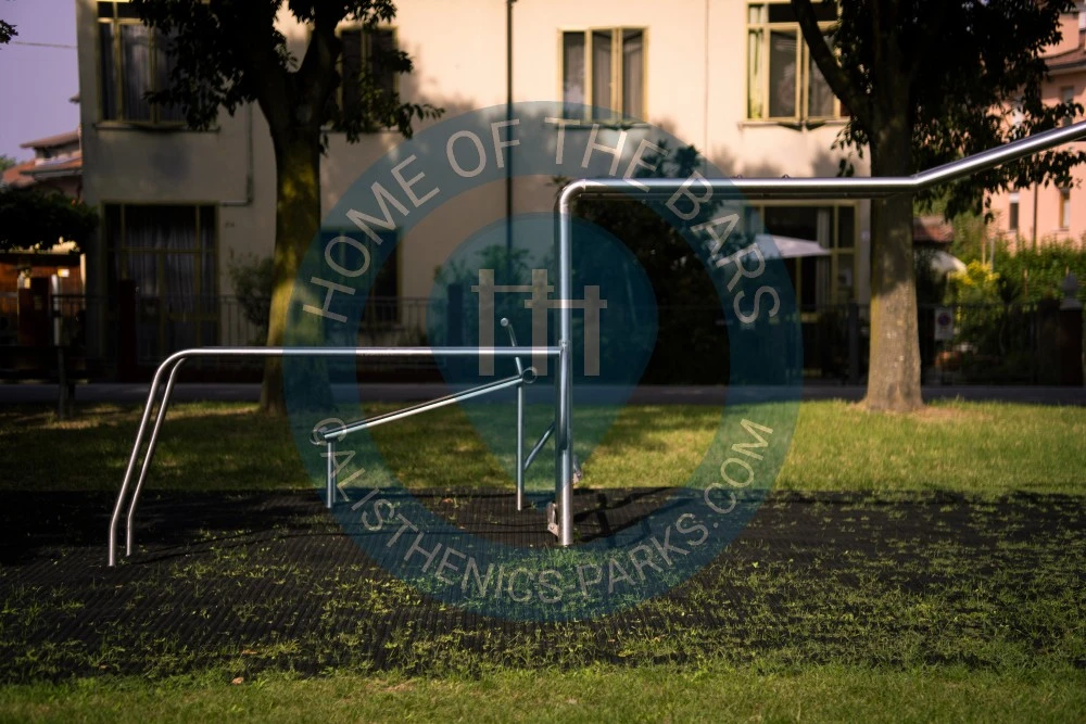 Calisthenics park in 
Address
                                    Via Traversagno 23a, 44122 Ferrara Ferrara, Italy
                            