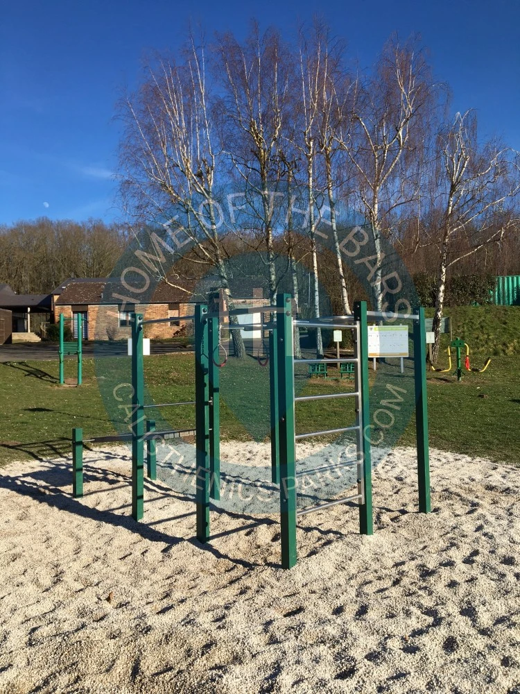 Calisthenics park in Complexe Sportif Saint-Marc, Allée Marcel Cotard, Orgeval, Saint-Germain-en-Laye, Yvelines, Île-de-France, France métropolitaine, 78630, France