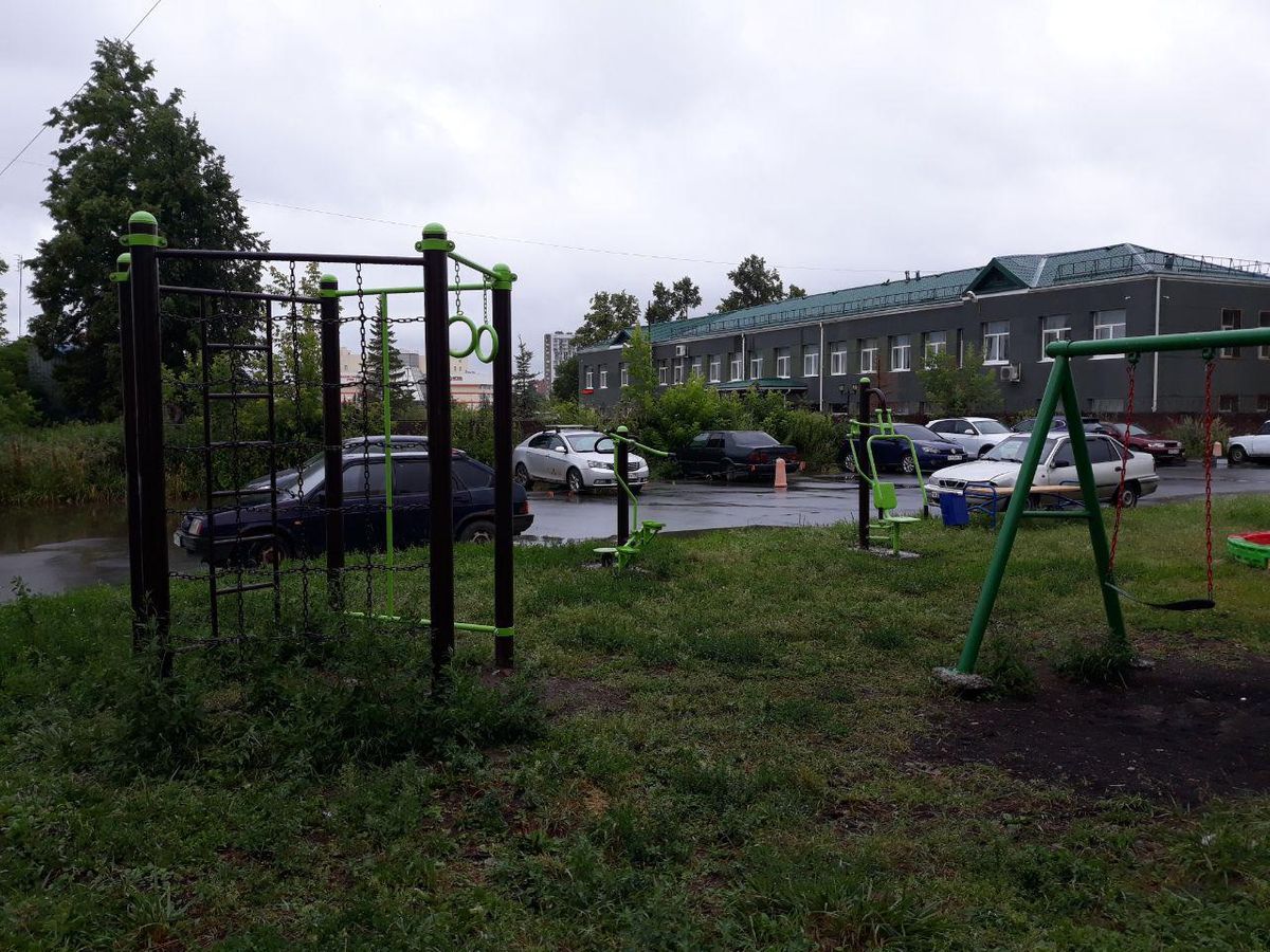 Outdoor Gym - Verkhnyaya Pyshma - Verkhnyaya Pyshma - Street Workout Park - Минимарт - Russia - Spot