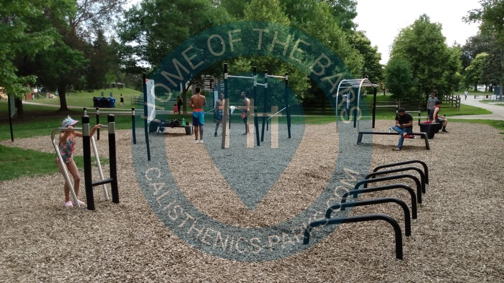 Calisthenics Stations - Toronto - Outdoor Gym Thomson Memorial Fitness Park - Canada - Spot