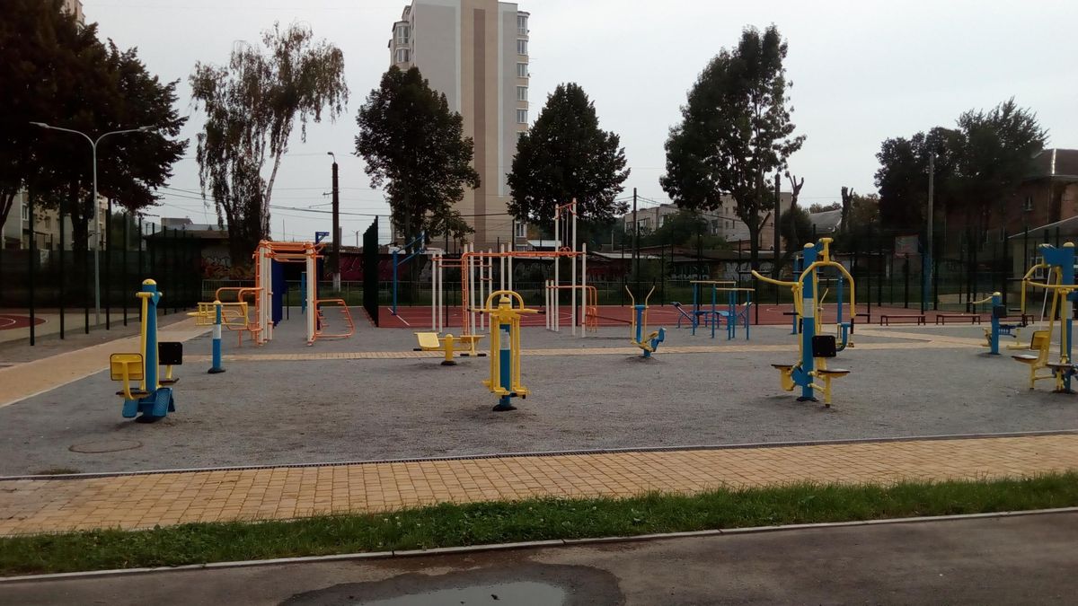 Outdoor Gym - Vinnytsia - Vinnytsia - Calisthenics Park - Муніципальний Ринок - Ukraine - Spot