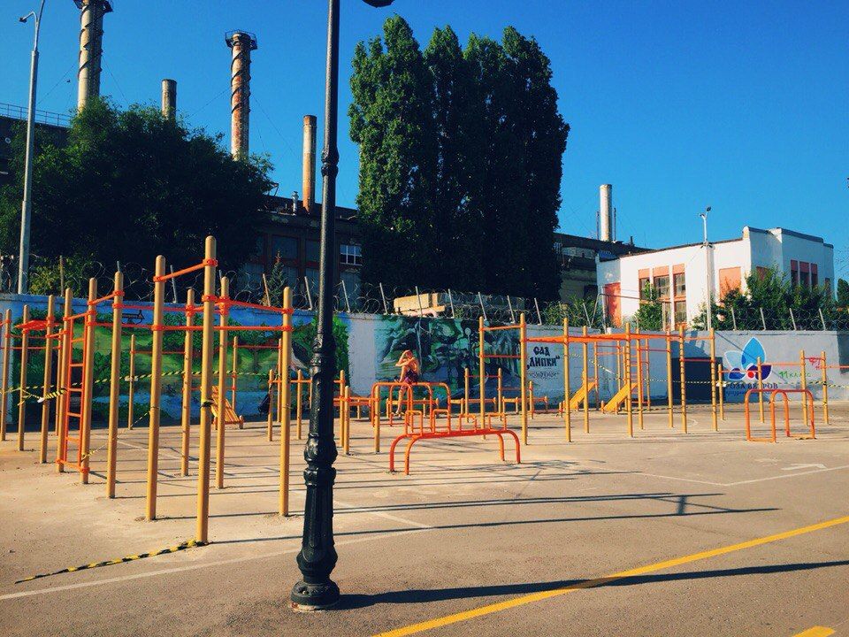 Outdoor Gym - Saratov - Saratov - Street Workout Park - Harat's Pub Летка - Russia - Spot