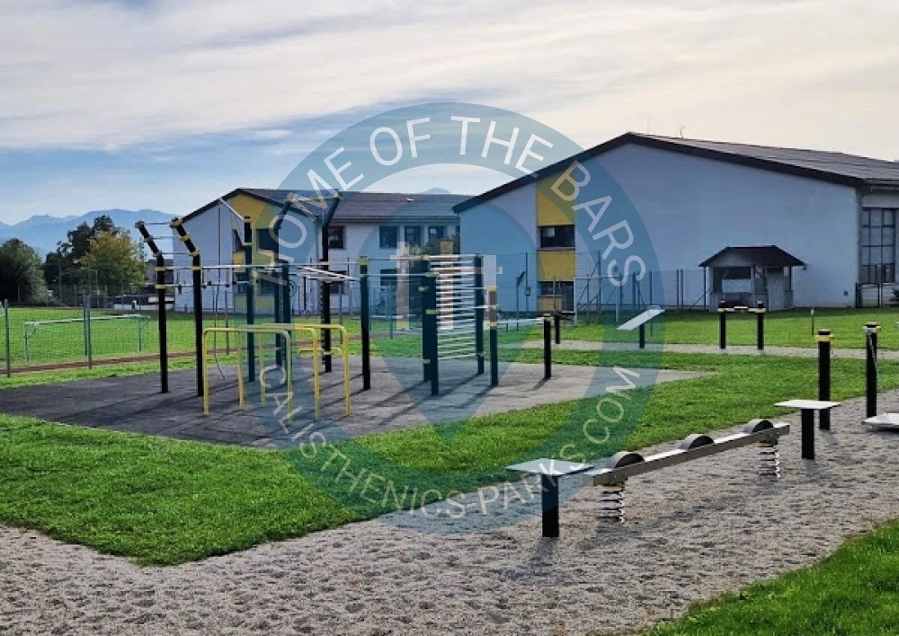 Outdoor Gym - Seewalchen am Attersee - Seewalchen am Attersee - Workoutpark Barzflex Anlage - Austria - Spot