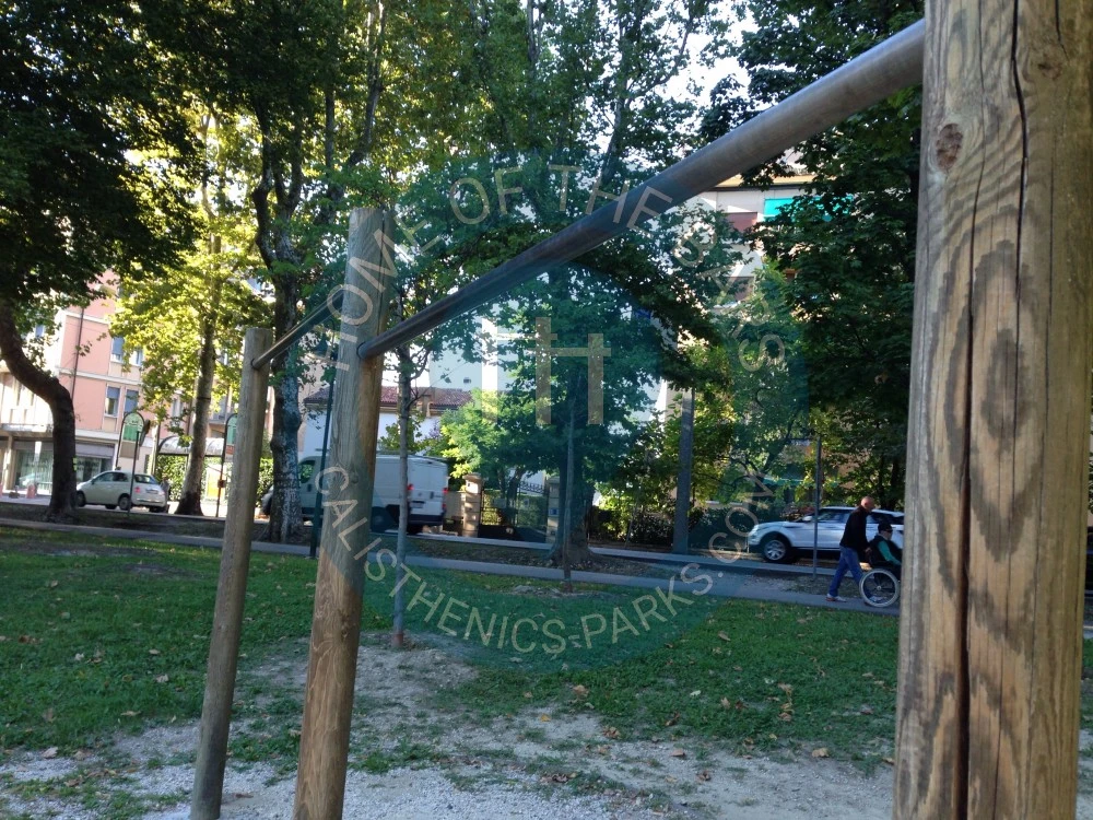 Treviso - Outdoor Pull Up Bars - V.le Fra' Giocondo - Varco Caccianiga - Italy - Spot
