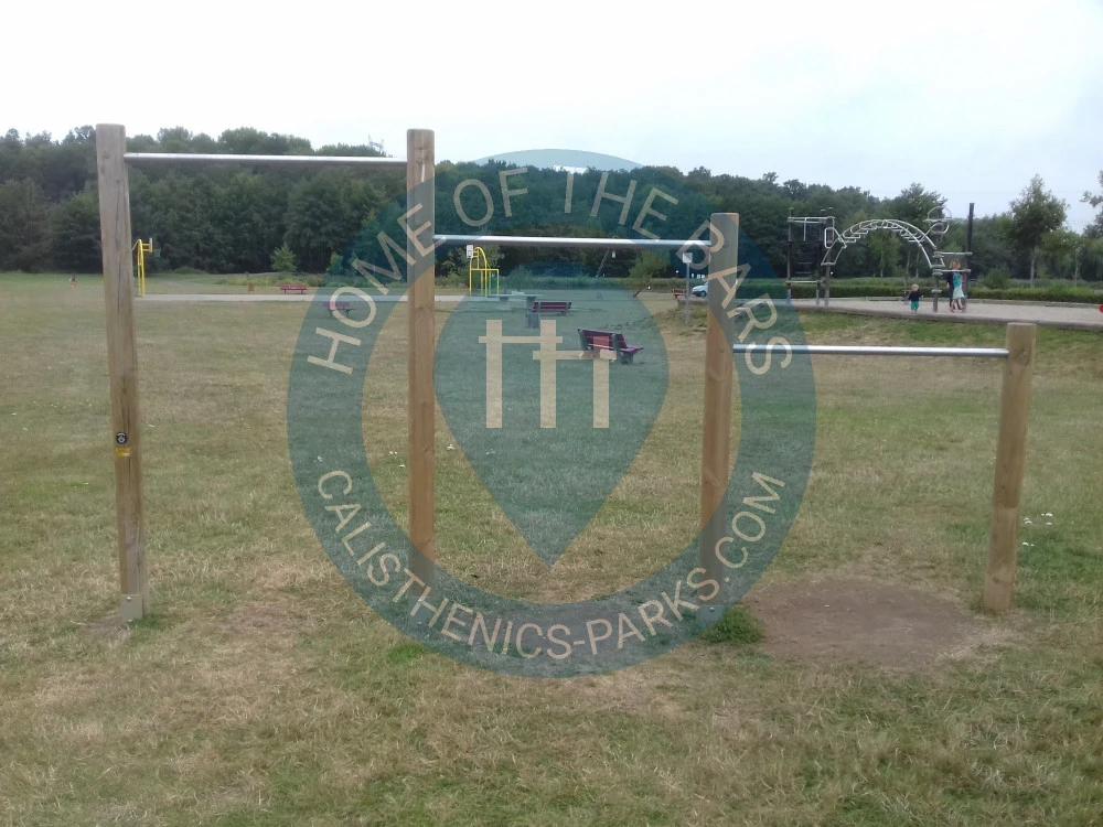 Damville - Outdoor Pull Up Bars - Espace Loisir de L'Iton - France - Spot