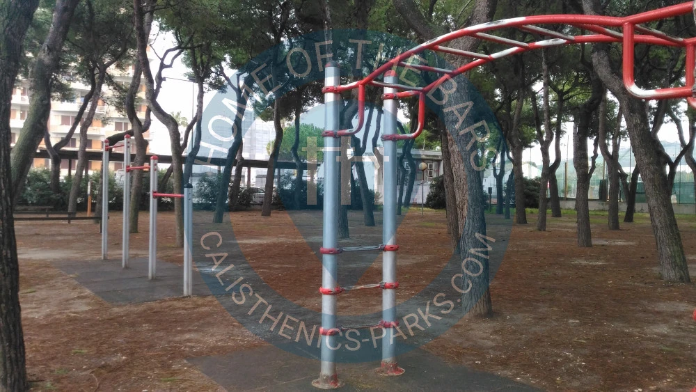 Calisthenics park in Viale Guglielmo Marconi, Marina di sotto, San Benedetto del Tronto, Ascoli Piceno, Marche, 63074, Italia