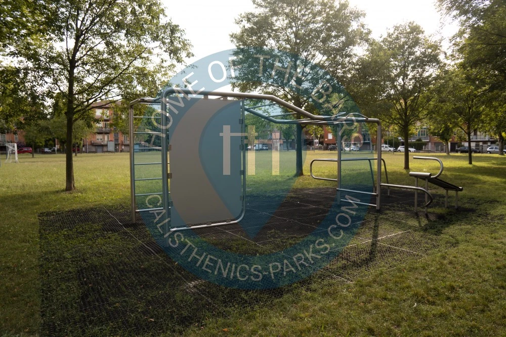 Calisthenics park in 
Address
                                    Viale Diciassette Novembre 74, 44122 Ferrara Ferrara, Italy
                            