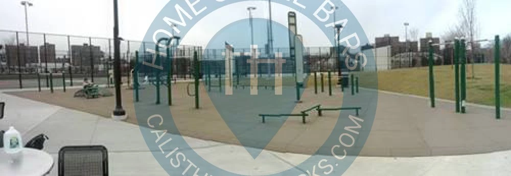 New York (Bronx) - Outdoor Calisthenics Gym - Macombs Dam Park - United States - Spot