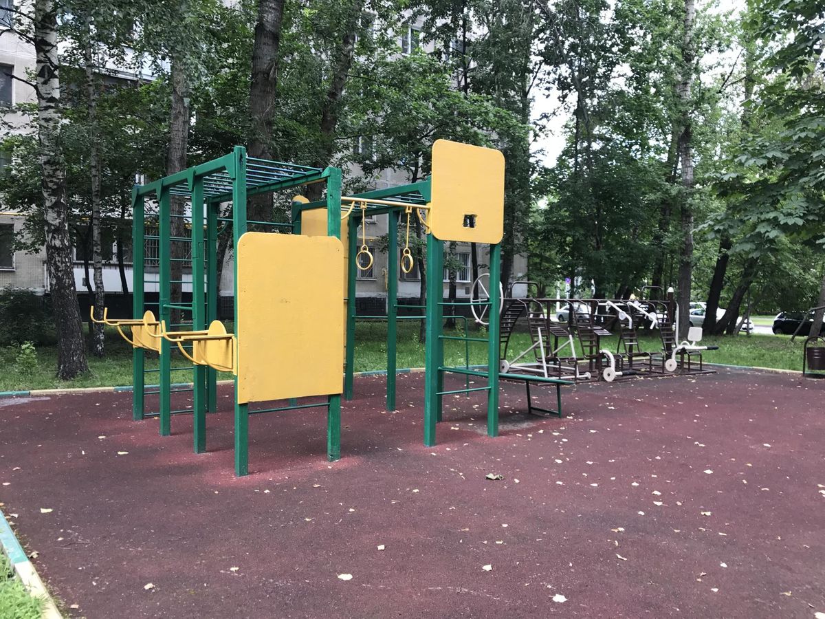 Calisthenics park in 11 к1, улица Молостовых, район Ивановское, Москва, Центральный федеральный округ, 111578, Россия