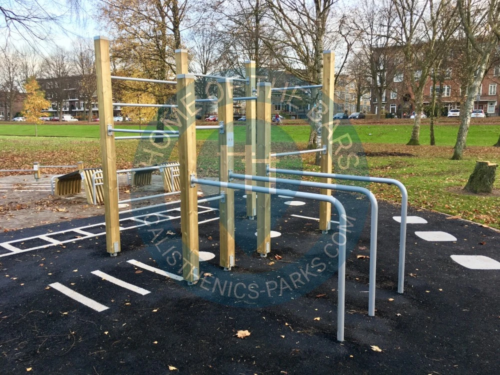 Calisthenics park in Bootcamp Vroesenpark, Vroesenlaan, Blijdorp, Noord, Rotterdam, Zuid-Holland, Nederland, 3039 DT, Nederland
