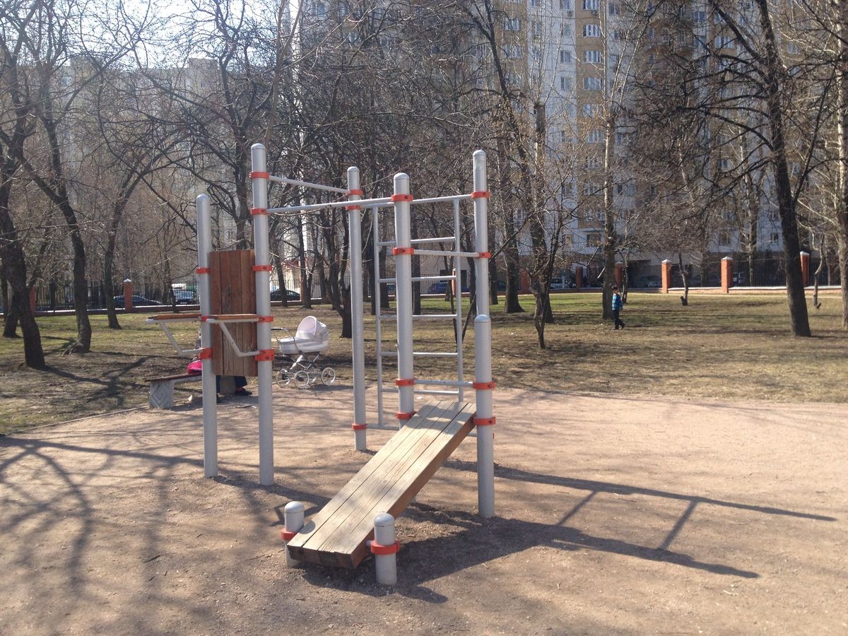 Outdoor Gym - Moscow - Moscow - Street Workout Park - Новочерёмушкинская Улица - Russia - Spot