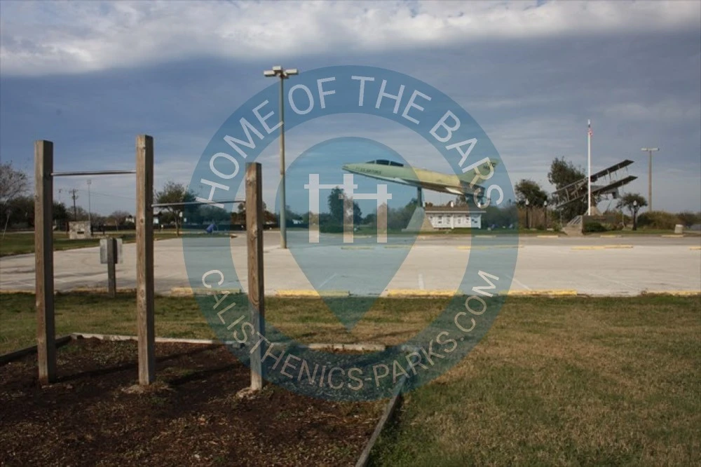 Texas City - Outdoor Pull Up Bars - Bay Street Park - United States - Spot