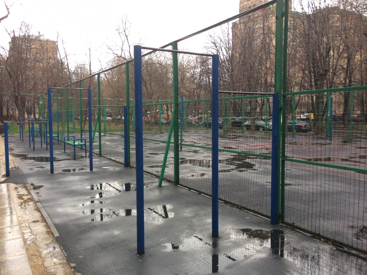 Calisthenics park in 42, Фрунзенская набережная, район Хамовники, Москва, Центральный федеральный округ, 119146, Россия