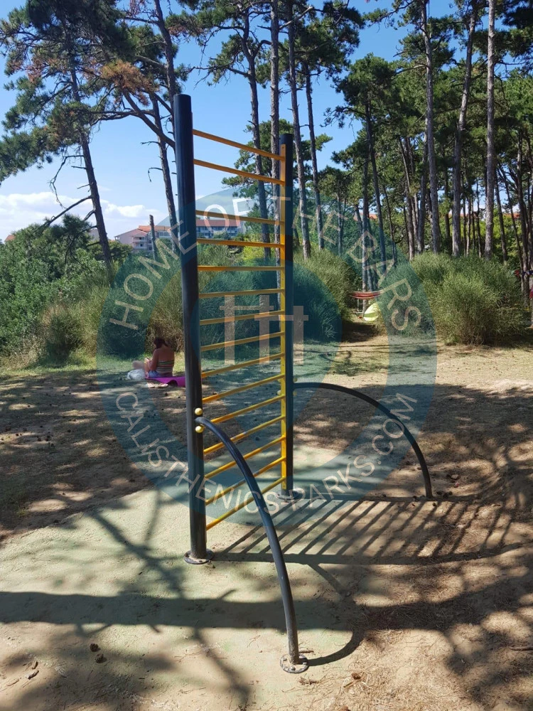 Calisthenics park in Beach & food bar Porto, 610, Lopar, Mikolaci, Lopar, Općina Lopar, Primorsko-goranska županija, 51281, Hrvatska