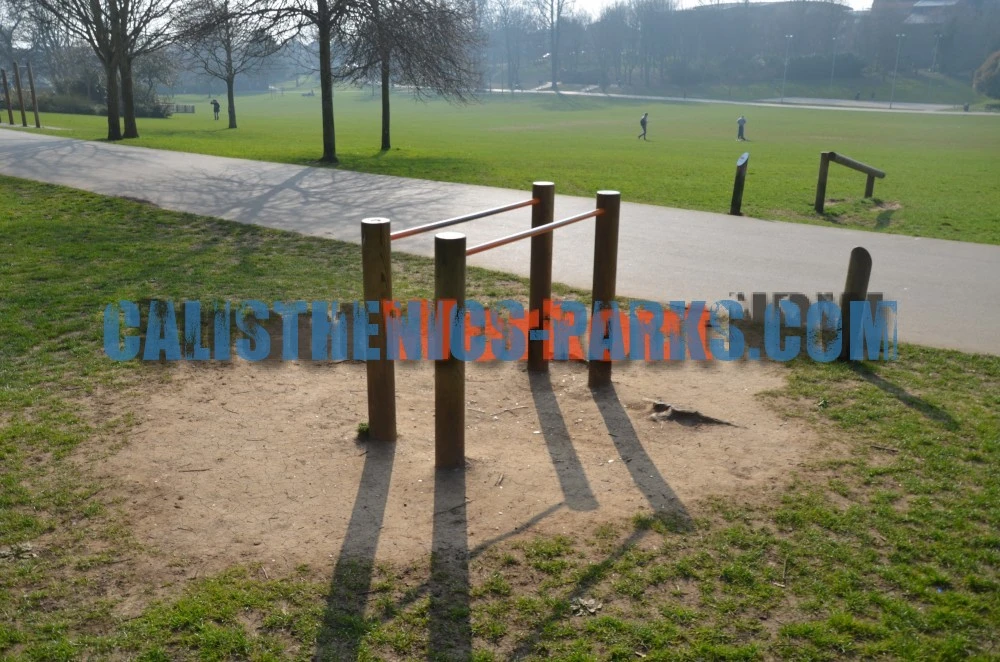 Brighton – Outdoor Pull Up Bars – Hove Park - United Kingdom - Spot