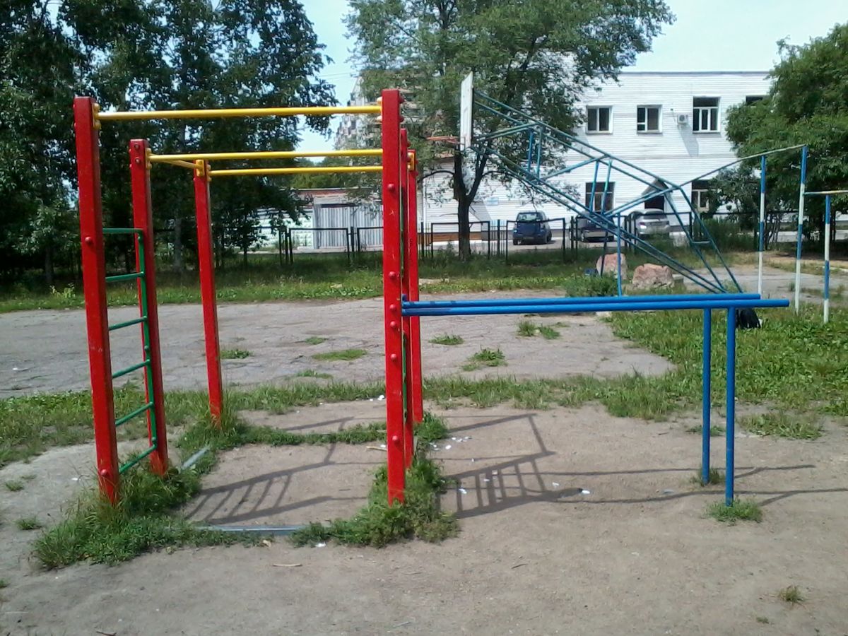 Calisthenics park in 3, Шимановская улица, Первый микрорайон, Индустриальный район, Хабаровск, городской округ Хабаровск, Хабаровский край, Дальневосточный федеральный округ, 680045, Россия