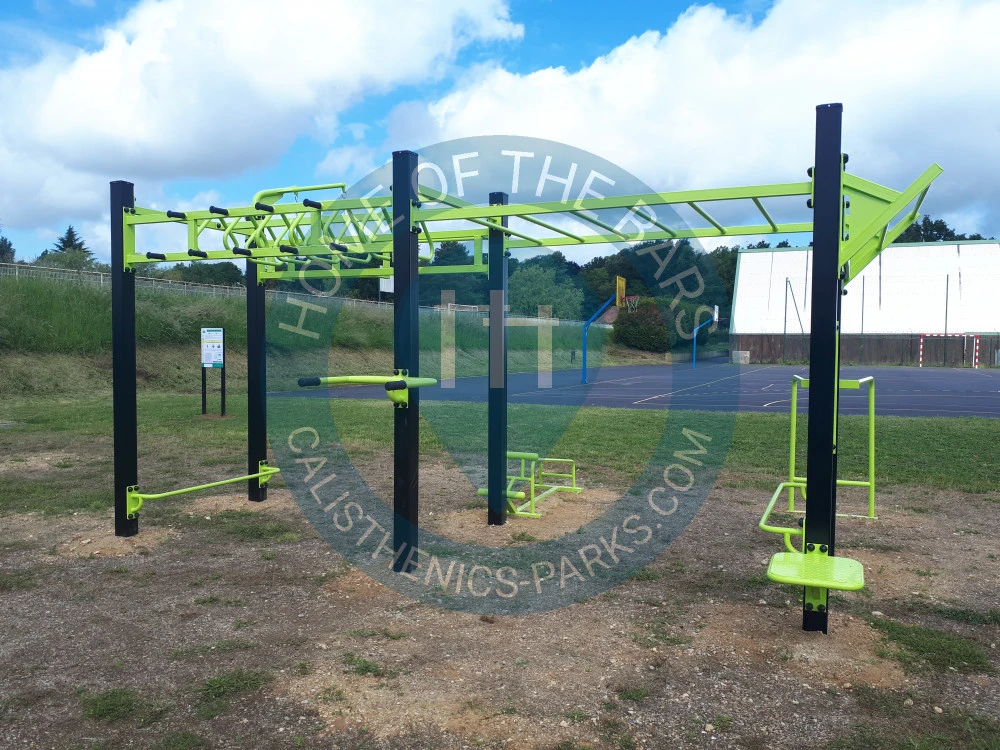Outdoor Pull Up Bars - D'Huison-Longueville - Street Workout La Ferté Alais - France - Spot
