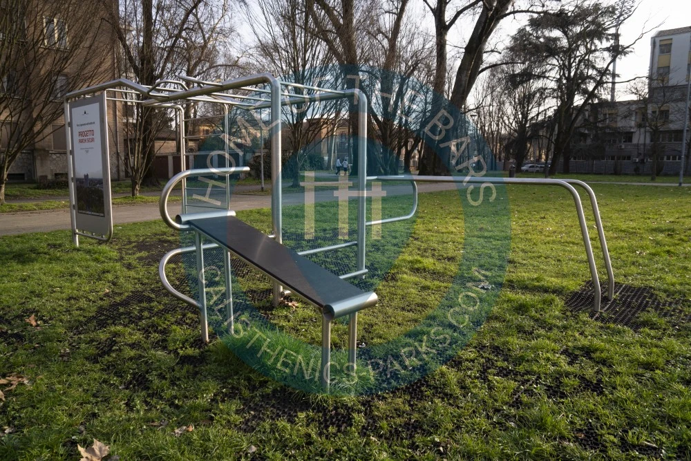 Calisthenics park in 
Address
                                    Via Mario Poledrelli 7, 44121 Ferrara Ferrara, Italy
                            