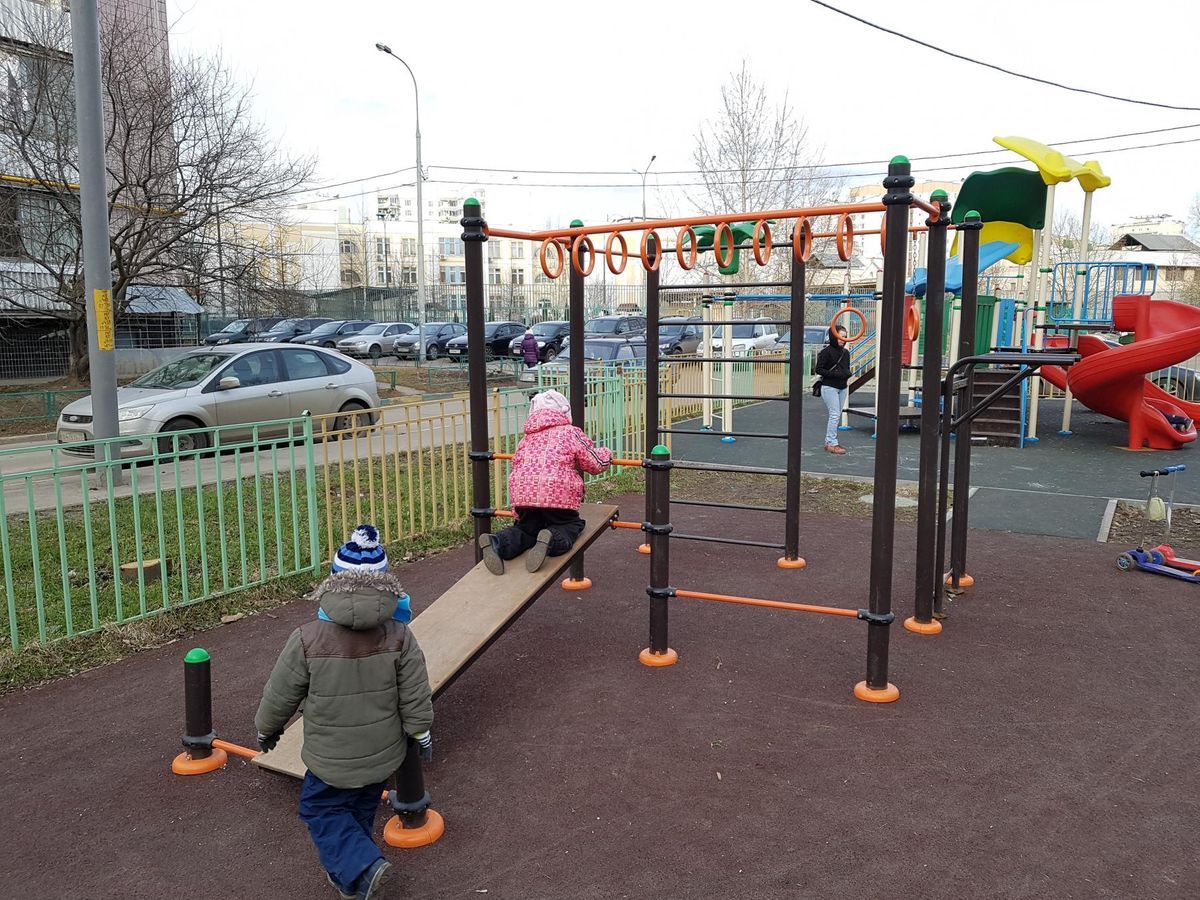 Calisthenics park in 19 к1, Скобелевская улица, Бутово, район Южное Бутово, Москва, Центральный федеральный округ, 117624, Россия