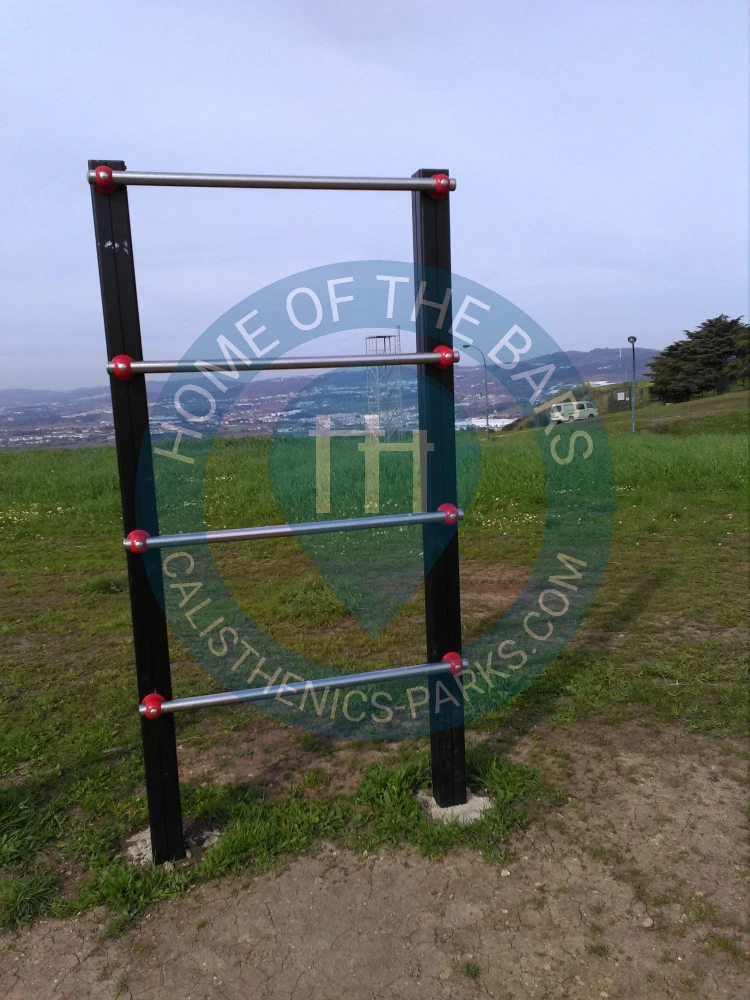 Calisthenics park in LRS-00014, EN 115-5;ER 19, Granja, Santa Iria de Azoia, São João da Talha e Bobadela, Loures, Vila Franca de Xira, Lisboa, 2690-271, Portugal