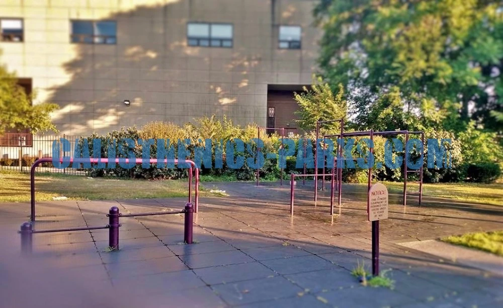 New York - Calisthenics Park - Saint Albans Memorial Park - United States - Spot