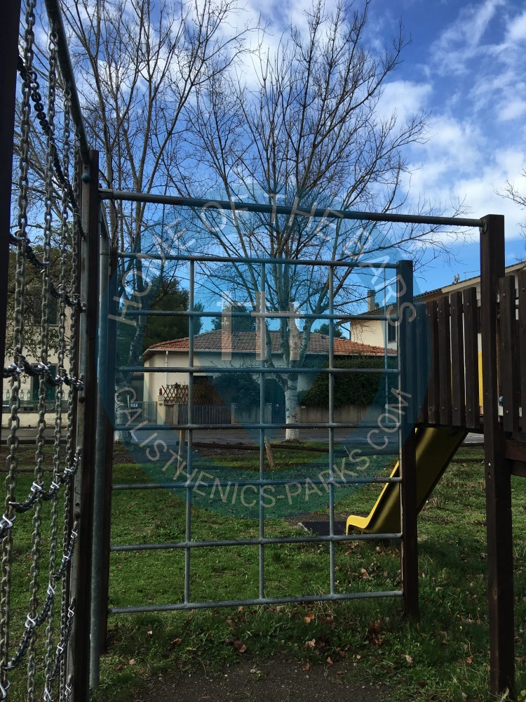 Calisthenics park in 
Address
                                    Via Bernardino Telesio, Rosignano Marittimo, LI, Tuscany, 57018, Italy
                            
