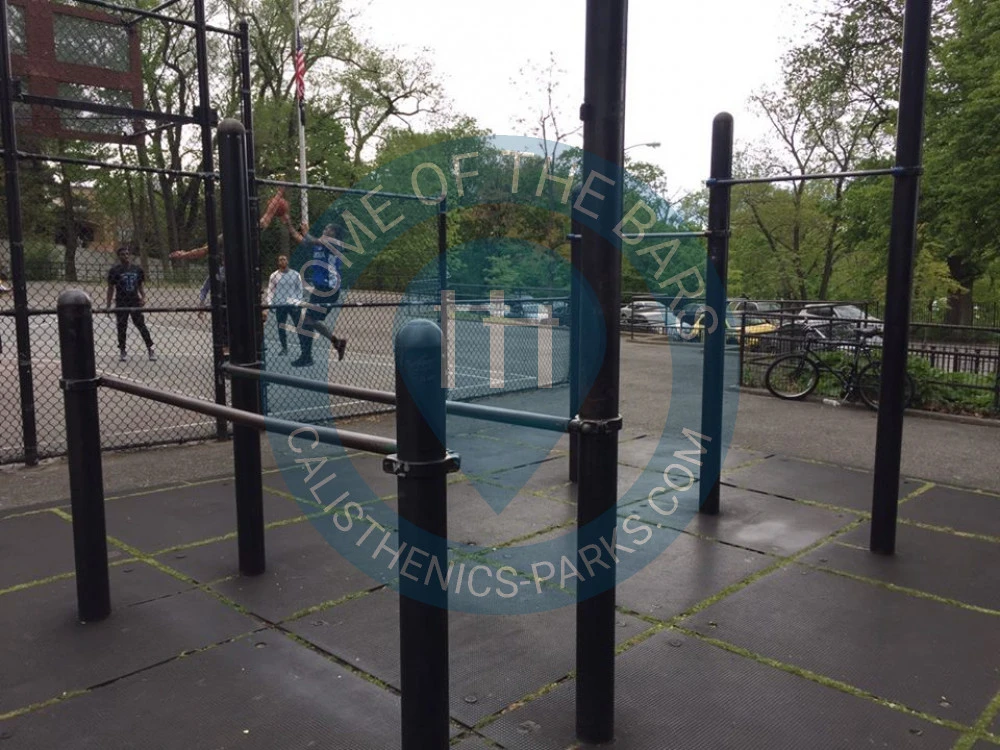 New York - Outdoor Fitness Gym - Jacob Javits Playground - United States - Spot